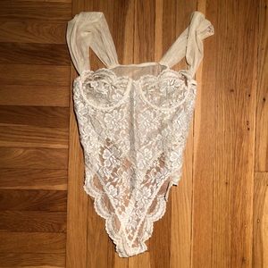Vintage Cinema Etoile White Lace Thong Teddy